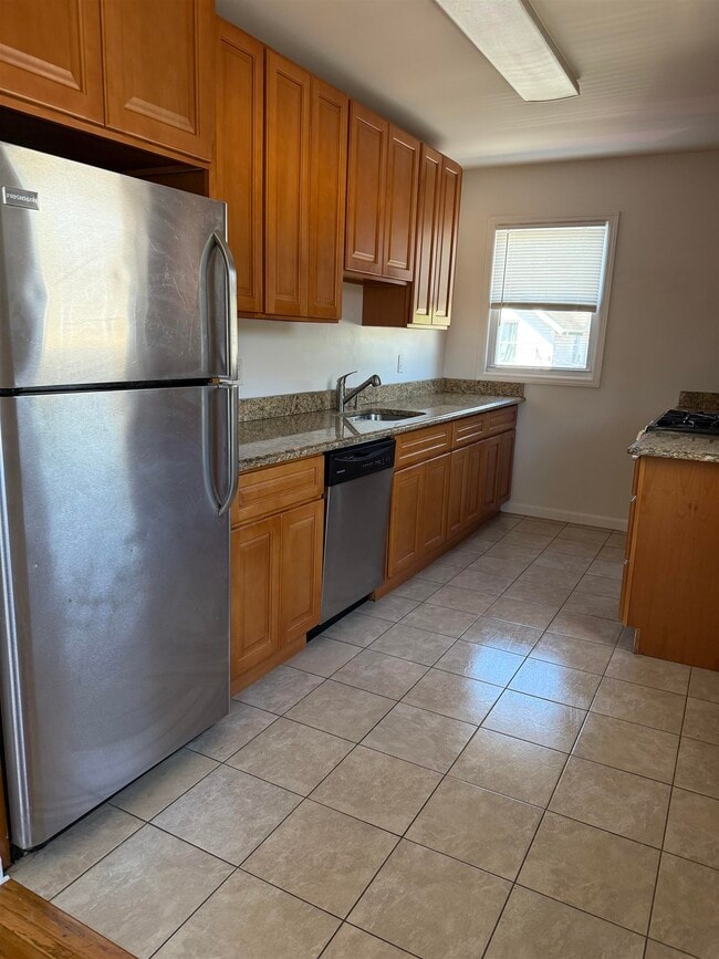 Photo - 16-18-18 N Front St Apartment