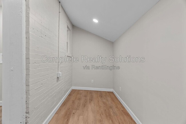 Photo - 3680 Blow St