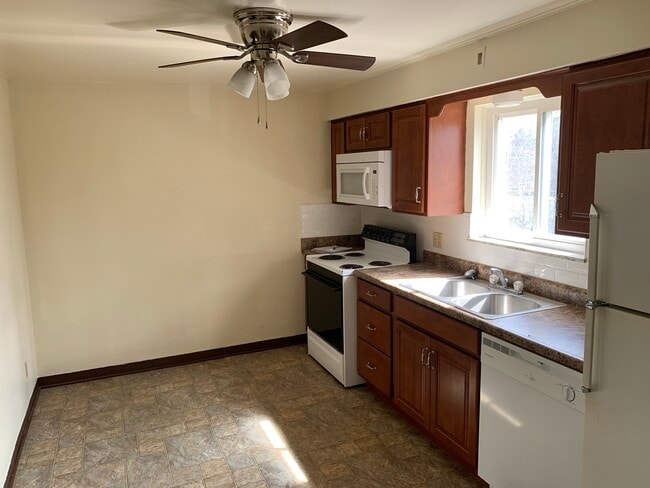 Building Photo - 155 Morningside Ct Unit 2