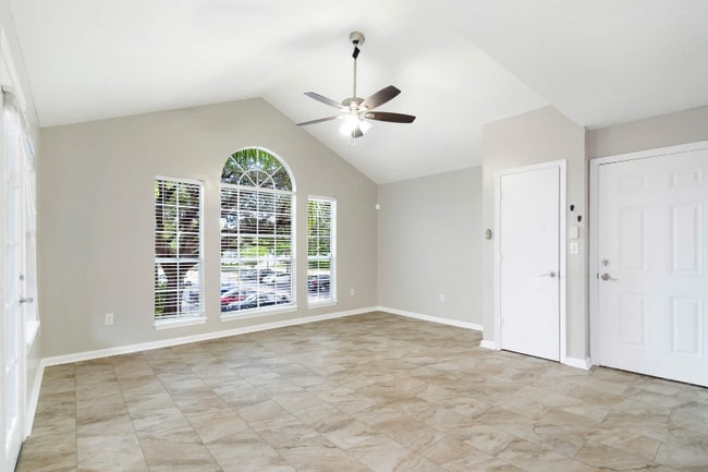 Photo - 1125 Crystal Way