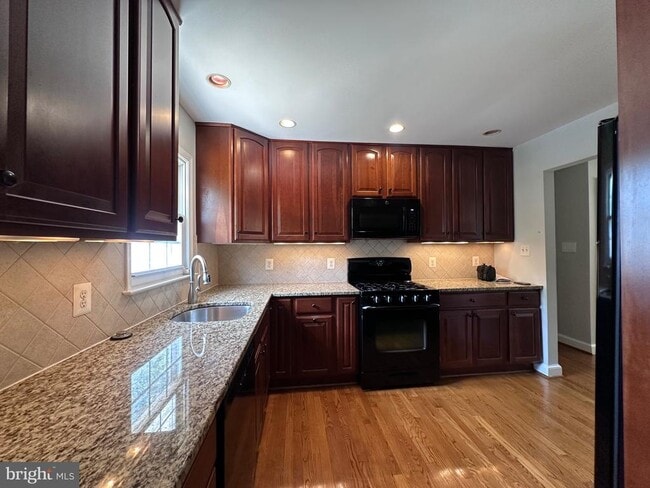 Building Photo - 4214 Evergreen Dr Rental