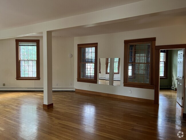 Building Photo - 87 Bristol St Unit 2A Rental