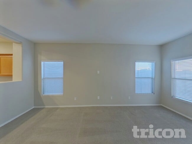 Photo - 42756 W Elizabeth Ave