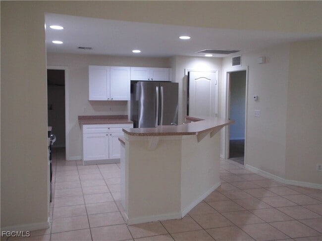 Photo - 3223 51st St W