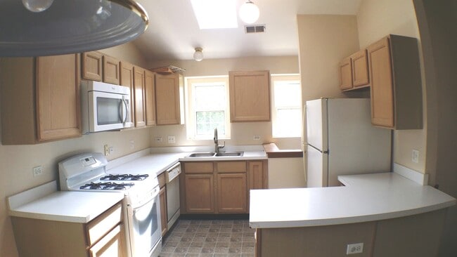 Photo - 1934 Heron Ave