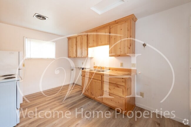 Building Photo - 532 N 6th Ave Unit 532 N 6th, Apt #2