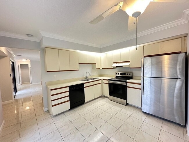 Photo - 356 Prestwick Cir