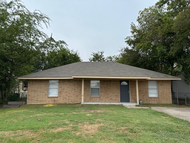Building Photo - 4008 Templeton St Rental