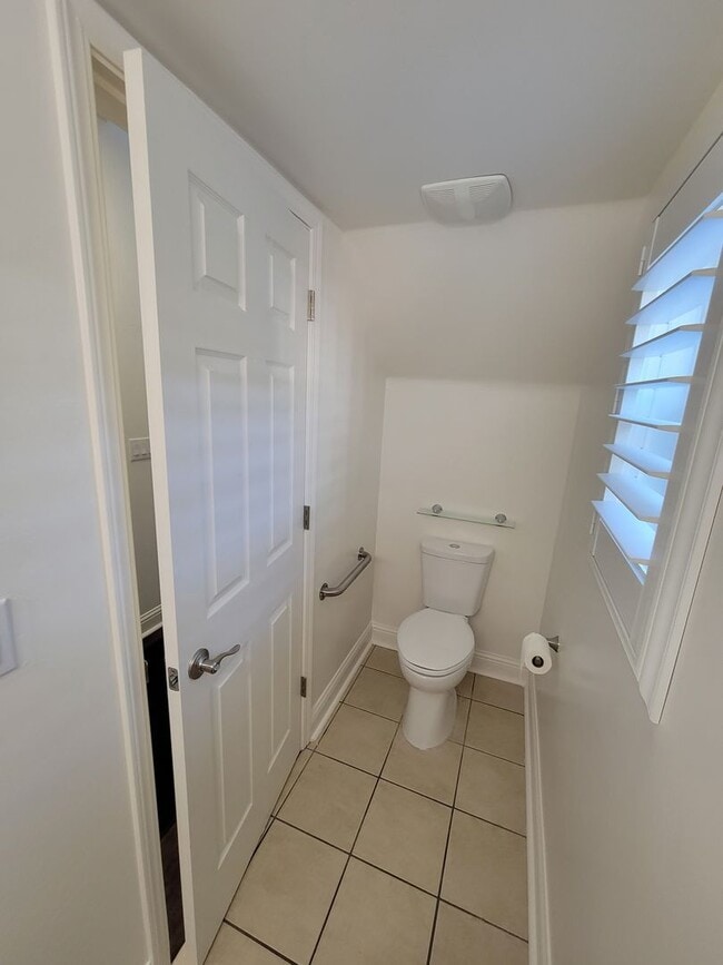 Photo - 3 bedroom 2.5 bathroom in desirable NW Visalia Bella Sera gated community!