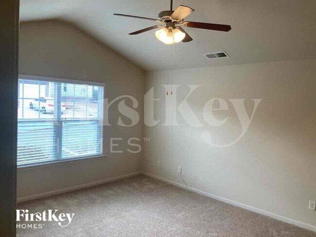 Photo - 436 Parkstone Dr