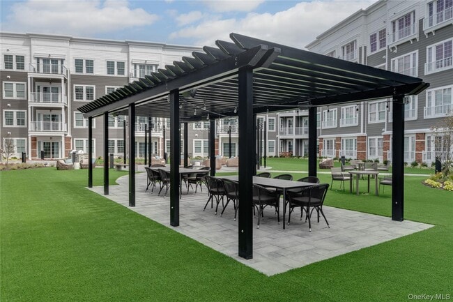 Photo - 75 E Hoffman Ave Unit 1013