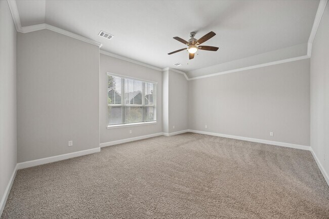 1135 Aurora St