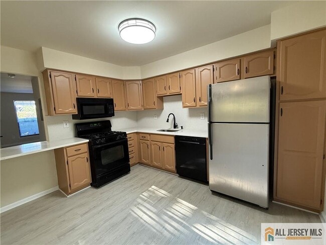 Photo - 2305 Deerfield Dr