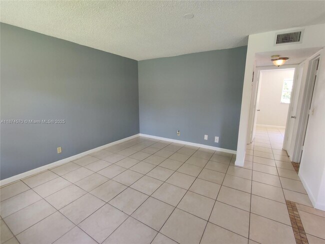 Photo - 5156 NE 6th Ave Unit 213