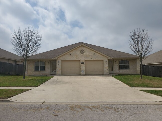 Building Photo - 1306 Powder River Dr Unit B