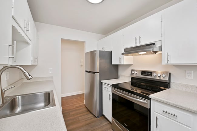 Photo - SAN Sandra Apartments