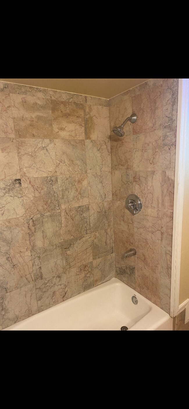 Photo - 660 Tabor Way