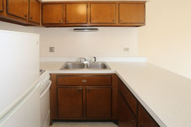 Photo - 675 W Wrightwood Ave Unit 015