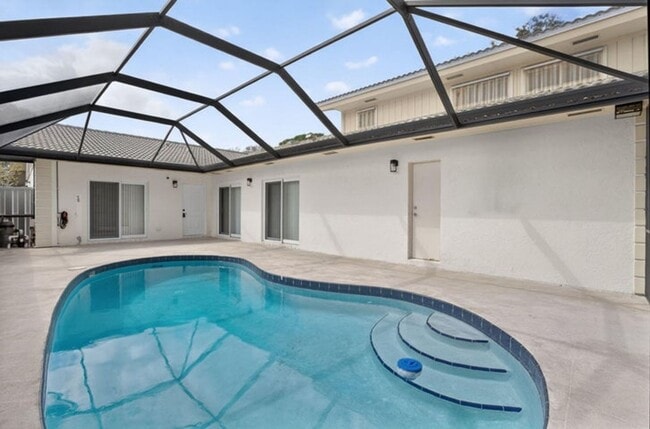 Photo - 5230 Woodruff Ln