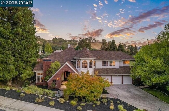 Building Photo - 3109 Stonegate Dr