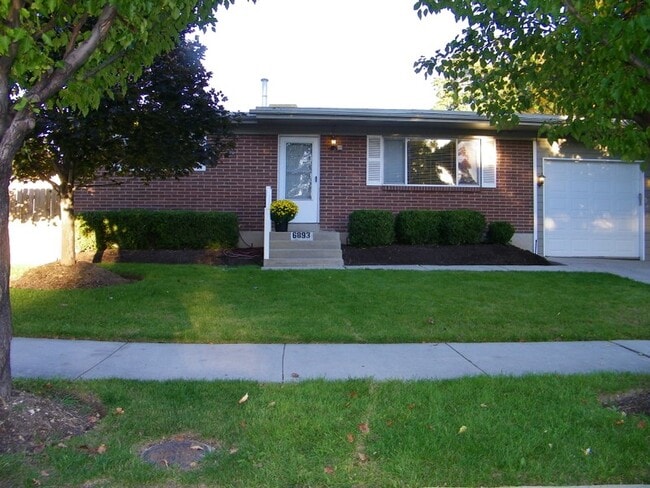 Photo - 6893 Rhonda Ave