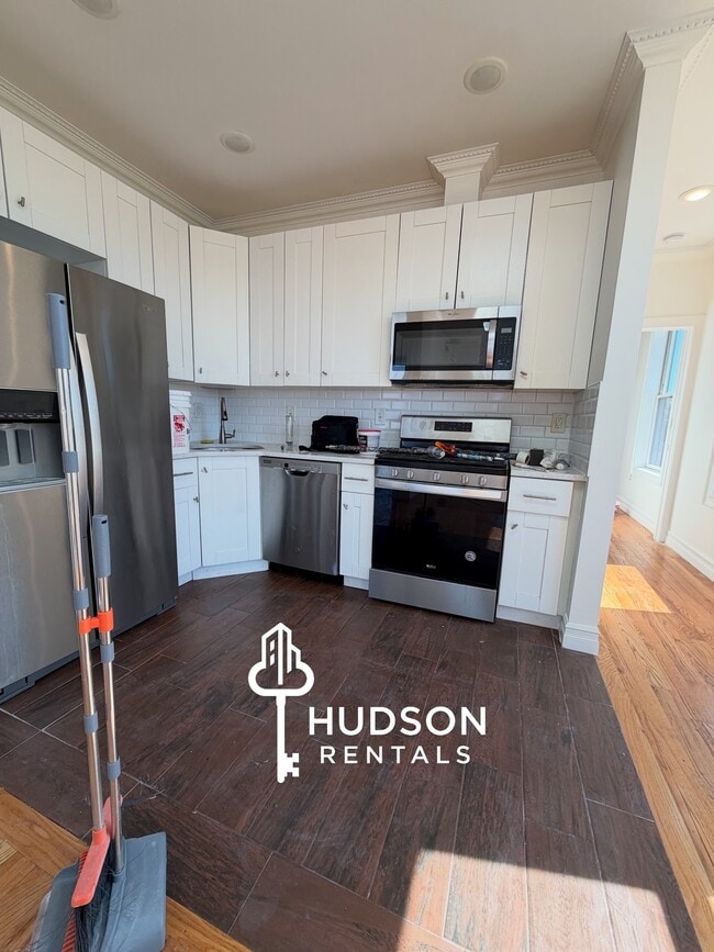 373 Avenida Danforth 404 - 369 Danforth Ave Unidad 404