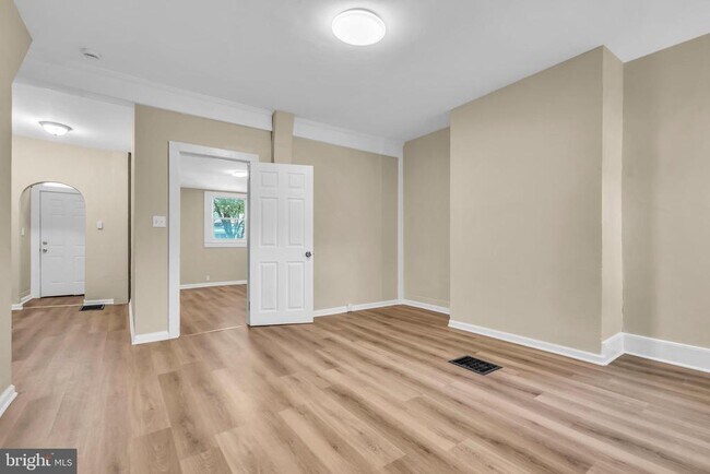 Photo - 17 E Federal St