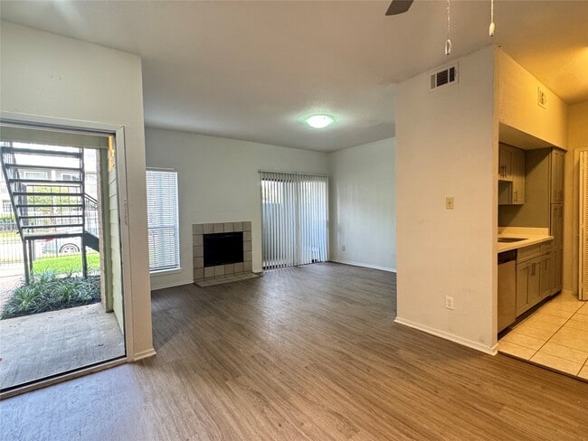Photo - 6602 Harbor Town Dr Unit 303