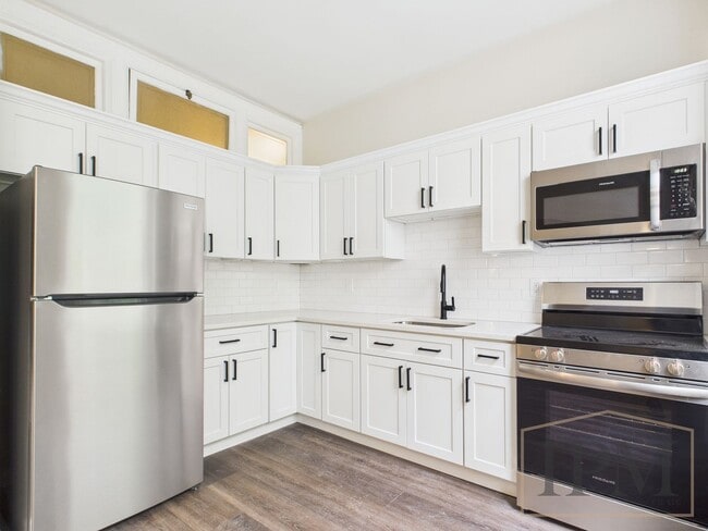 Building Photo - 23-25 E King St Unit 25 E King St - 2nd Floor Rental