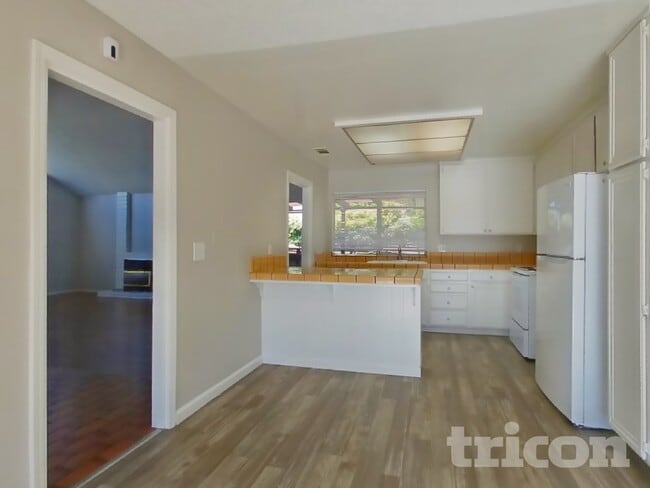 Photo - 1104 Waxwing Ln
