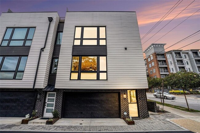 Building Photo - 1649 Overlook Wy NW