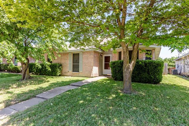 Photo - 845 Applewood Dr