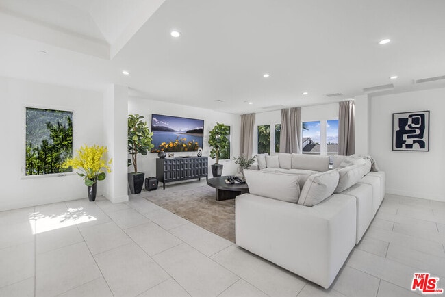 Photo - 18202 Rancho St