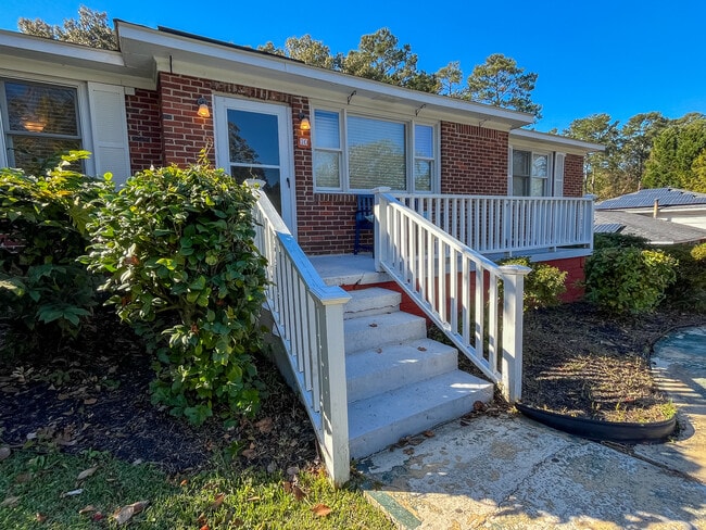 10 Vera Cir