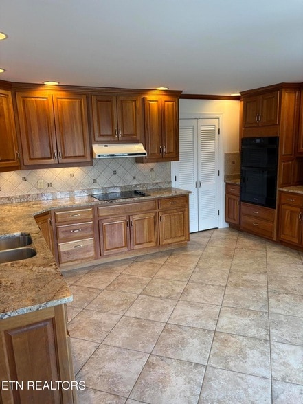 Photo - 218 Baltusrol Rd