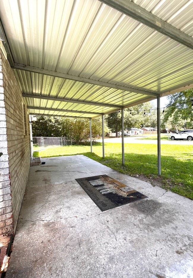 Photo - Beautifully Renovated 3BR Home in Summerville