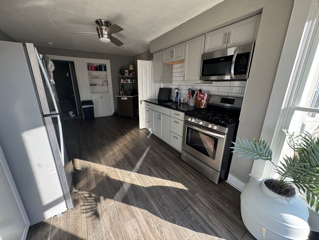 Photo - 123 E 7th St Unit 123 & 703-123