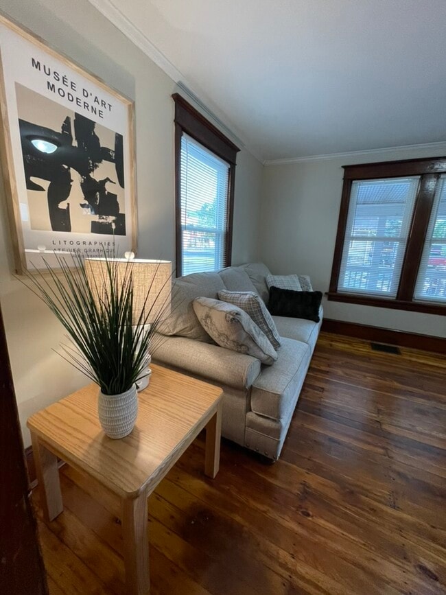 1204 Memorial Ave Unit 3