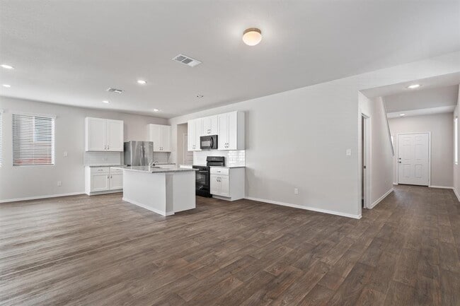 Photo - 2713 Derwent Dr