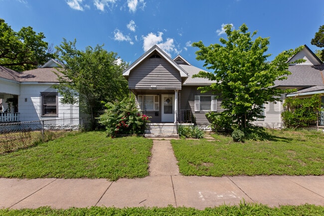 Photo - 1028 W Munnell Ave House