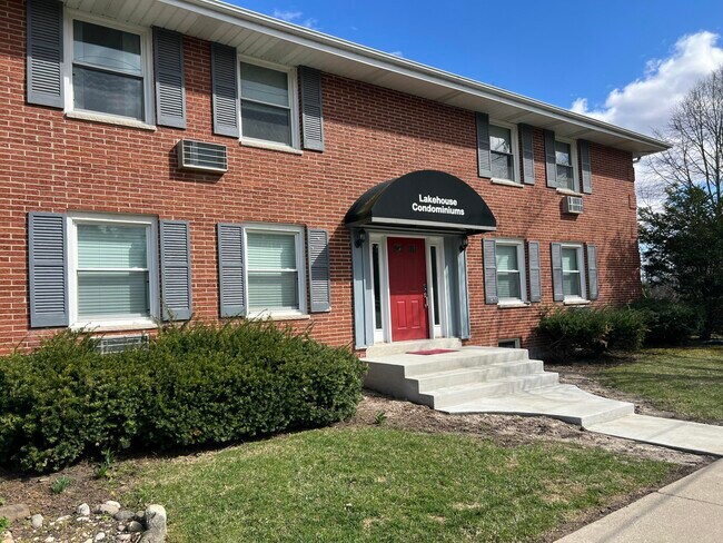 Building Photo - 1335 W Main St