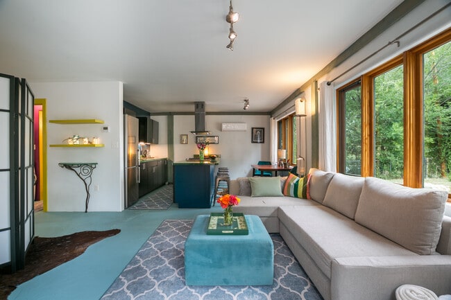 Photo - 402 Trujillo Ln