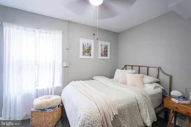 Photo - 1919 Spring Garden St Unit 1R