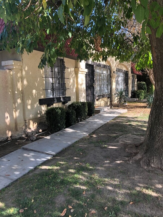 Building Photo - 3600 Sampson Ct Unit A