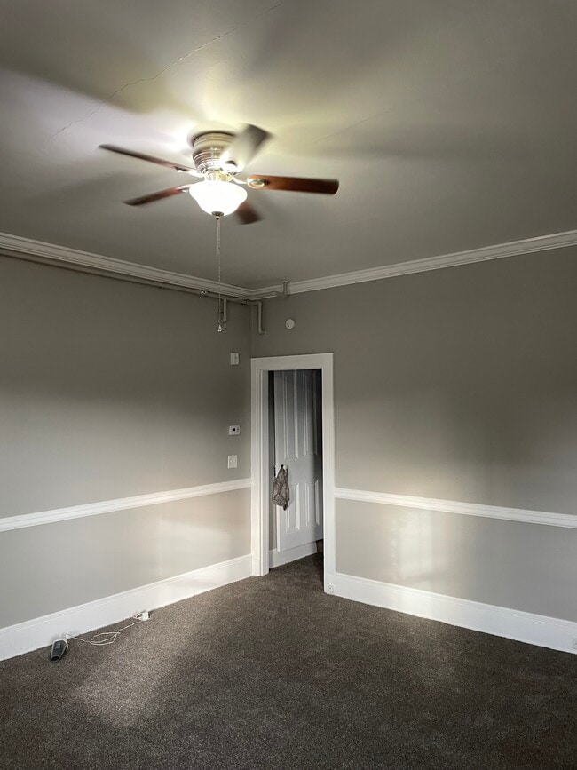 Photo - 9 E Market St