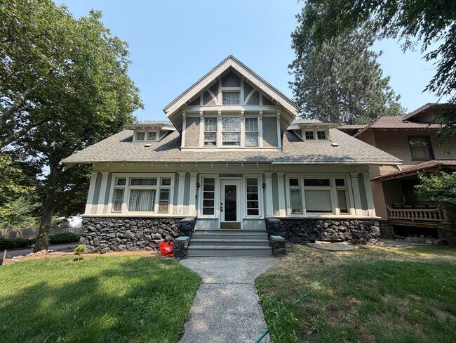 1828 West 9th