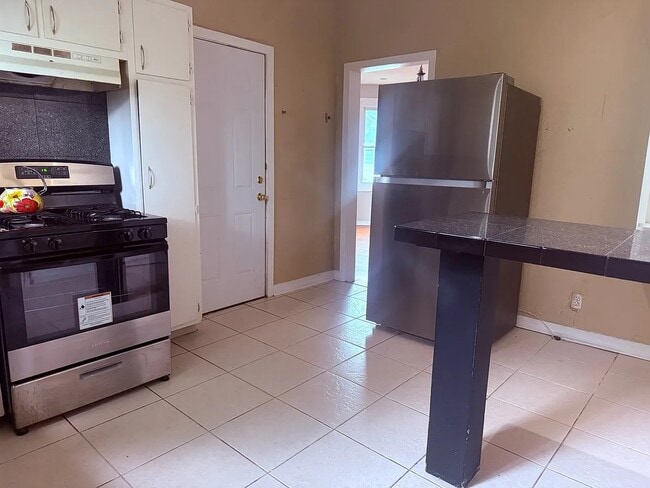 Photo - 285 Richard St