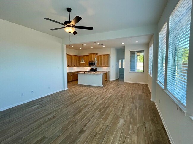 Photo - 639 Silver Pear Ct