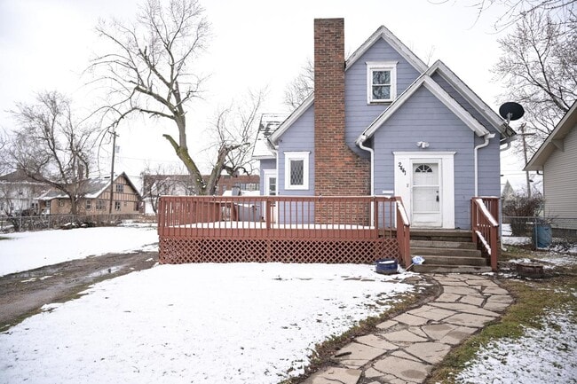 Photo - 2441 Templeton St