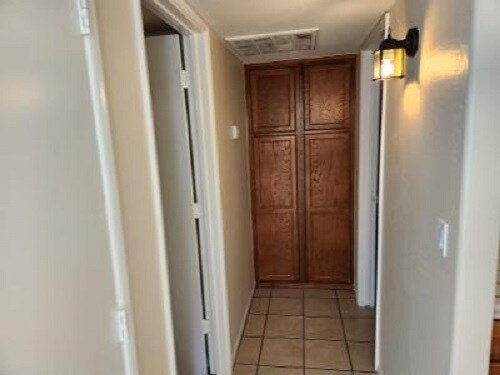 Hallways - 434 W University Dr Unidad 1